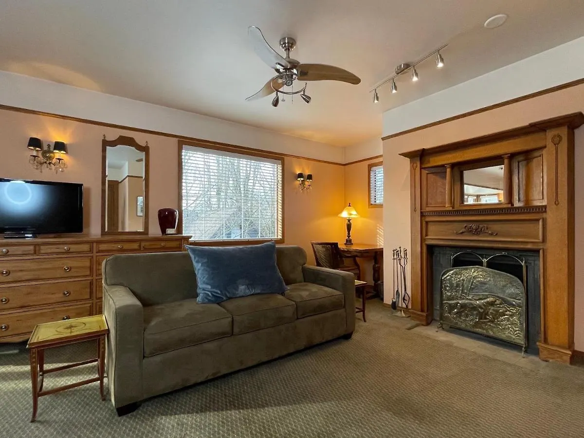 Cecil Bacon Manor Bed & Breakfast Seattle